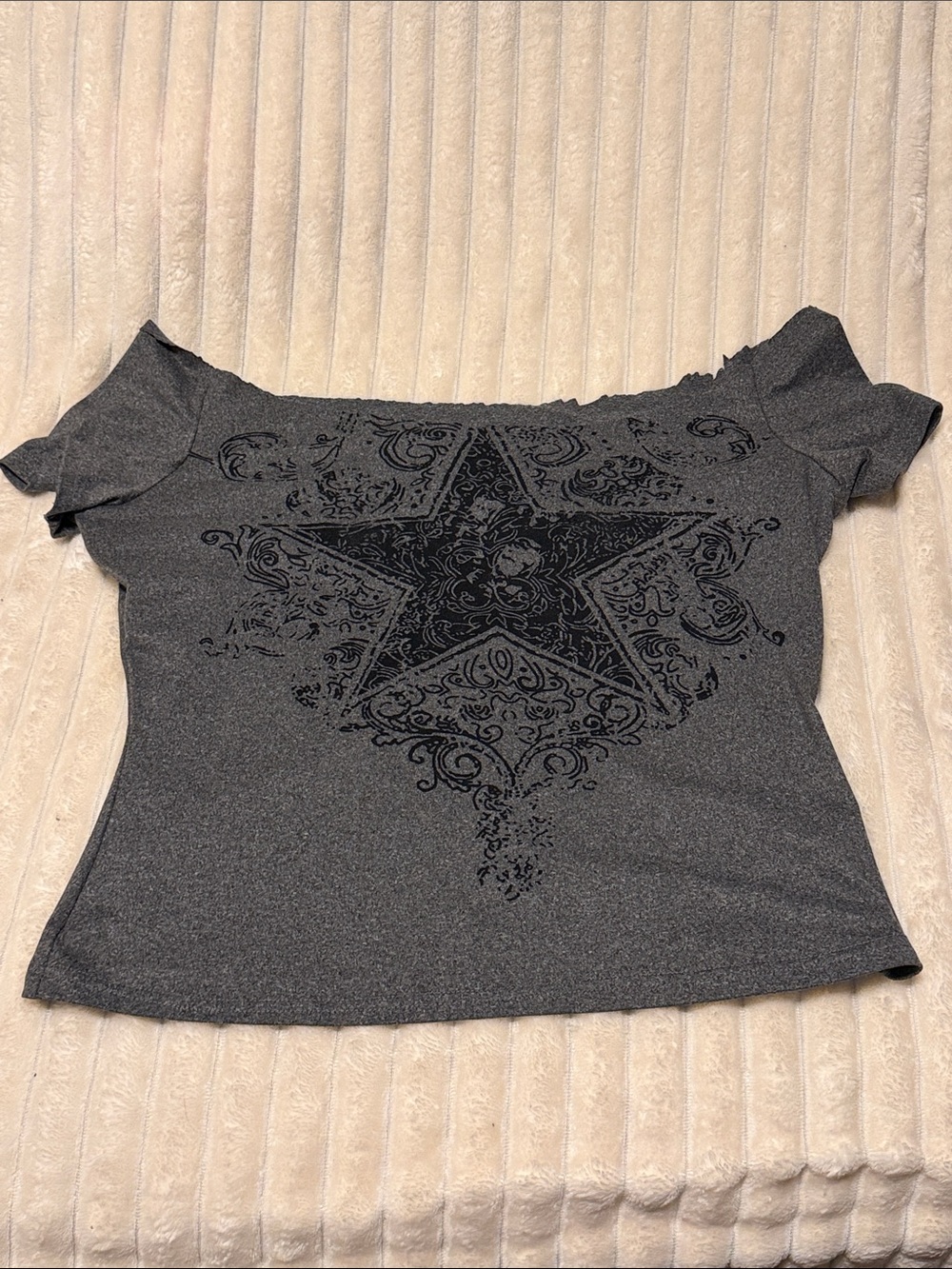 SHEIN Gray Off-Shoulder Star Print Crop Top